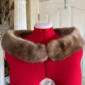 Vintage Fur Collar Tan color claw closure